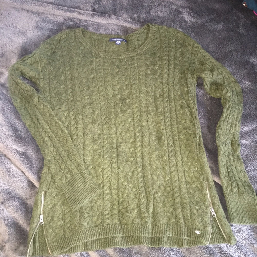 American Eagle Sweater